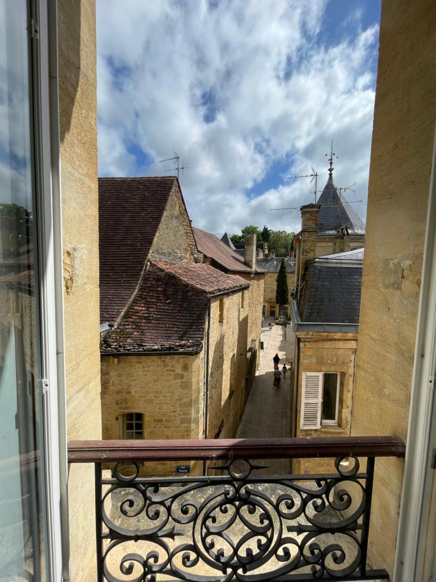 Au Coeur Du Centre Historique De Sarlat Apartamento Exterior foto